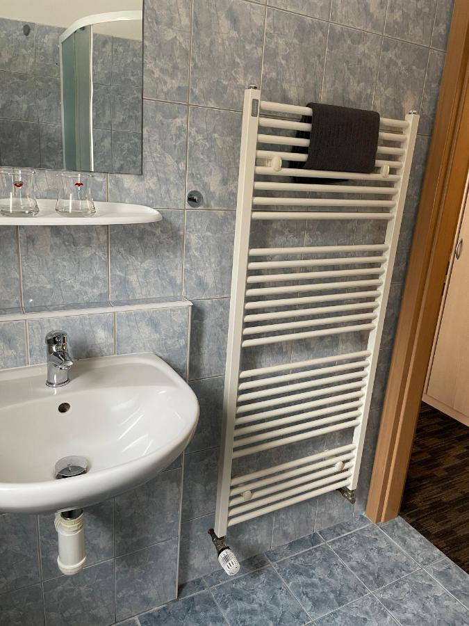 Cetnicka Stanice Hluboka Hluboka nad Vltavou Ngoại thất bức ảnh