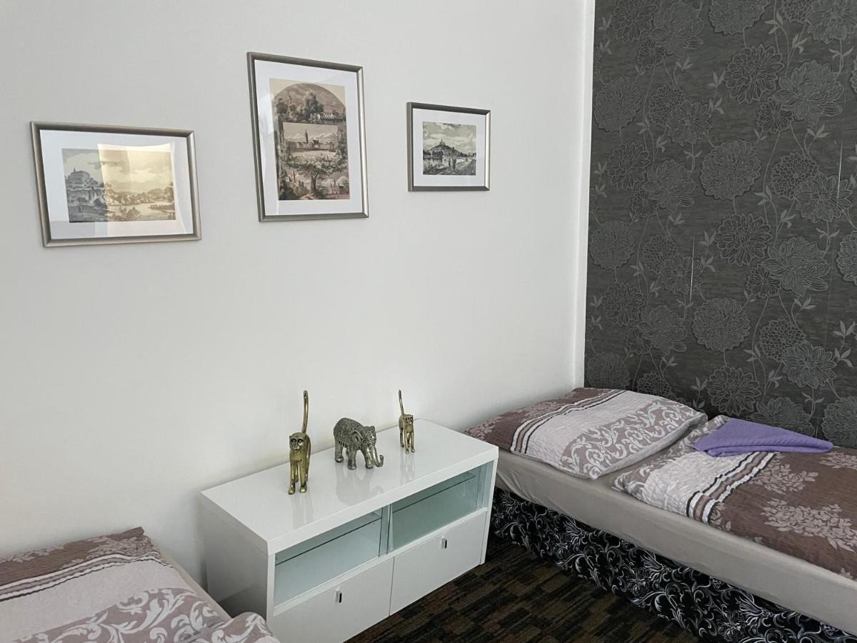 Cetnicka Stanice Hluboka Hluboka nad Vltavou Ngoại thất bức ảnh