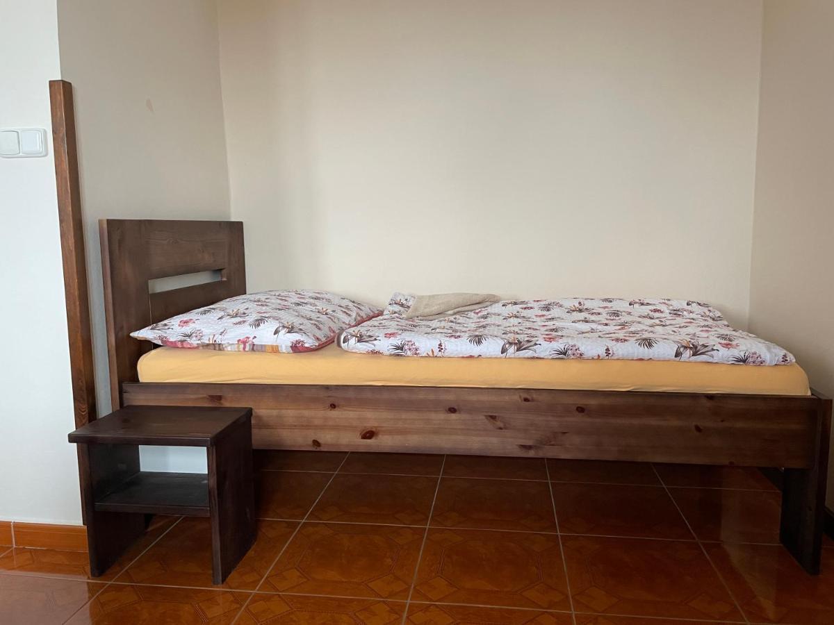 Cetnicka Stanice Hluboka Hluboka nad Vltavou Ngoại thất bức ảnh